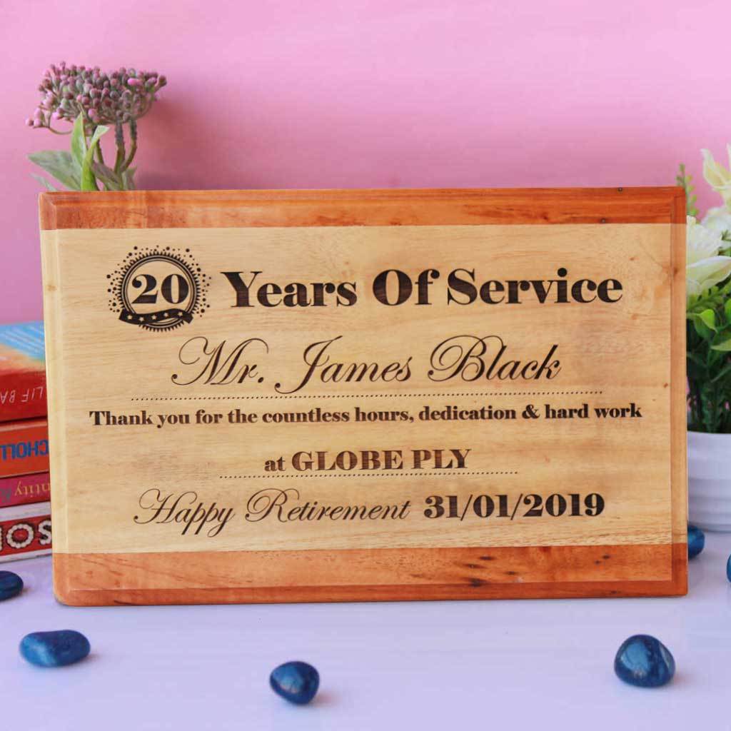 Personalised Retirement Plaque for Employee or Colleague. This award plaque is a unique retirement gift. Wooden plaques make great personalized retirement gifts.