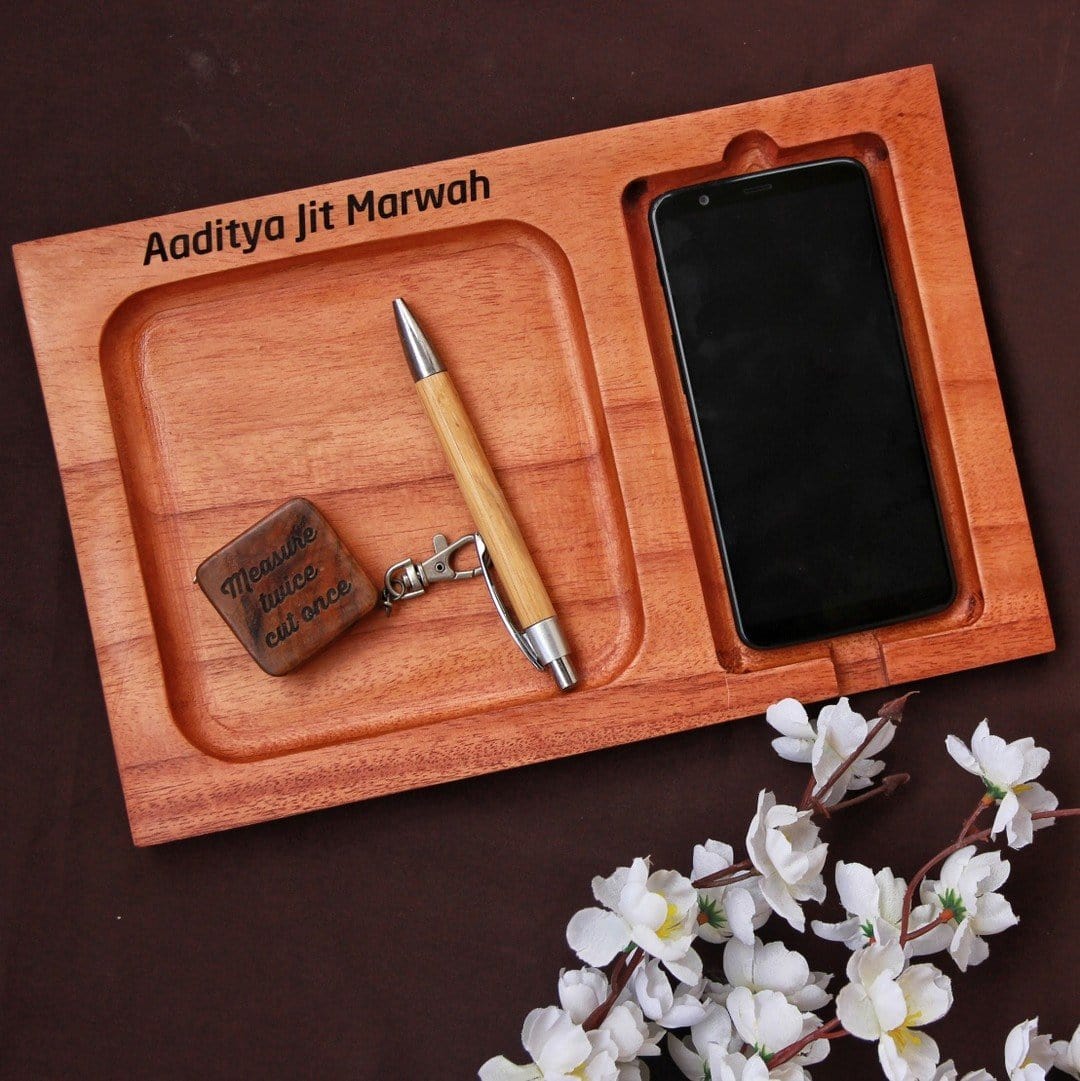 Personalized Phone & Watch Tray With Charging Station | Gift For Friends