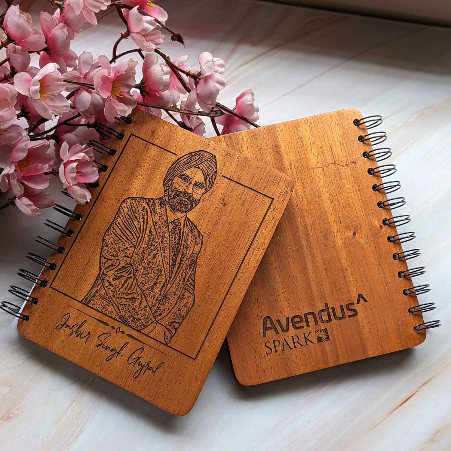 engraved wooden diary for corporate gift 