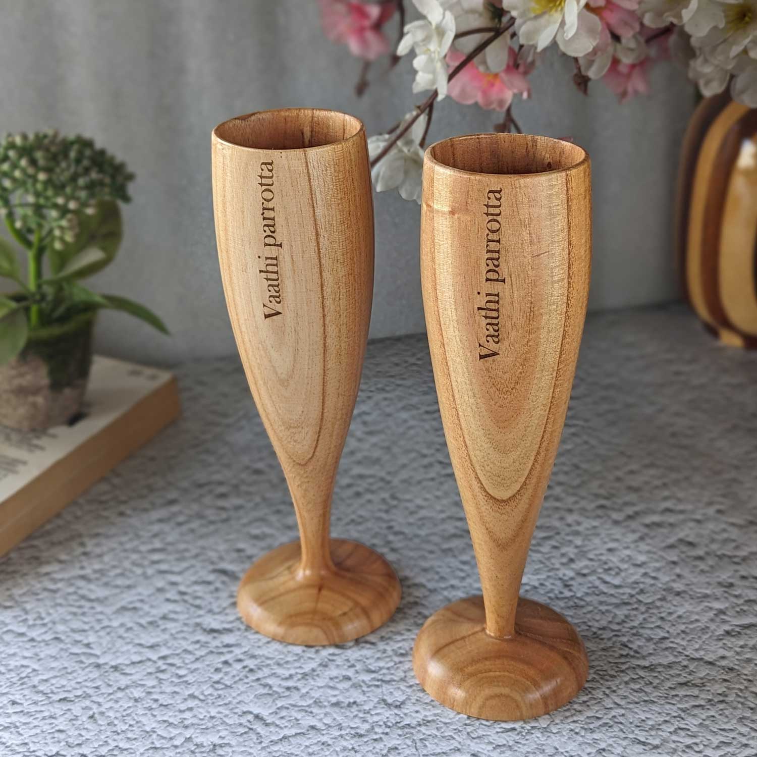 Personalized Classy Champagne Glasses & Flutes | Gift For Mom & Dad