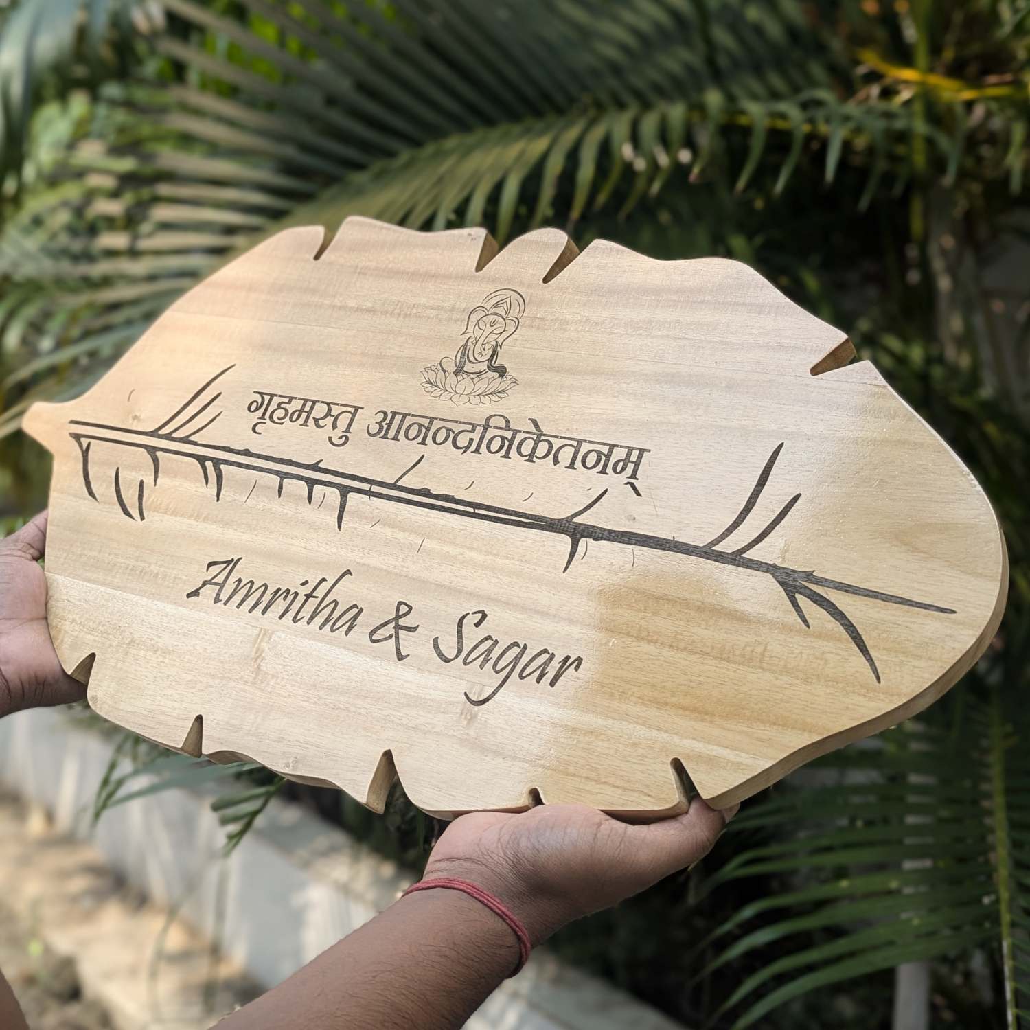 Custom Leaf Shape Wooden Nameplate for Home | Personalized Wood Door Sign