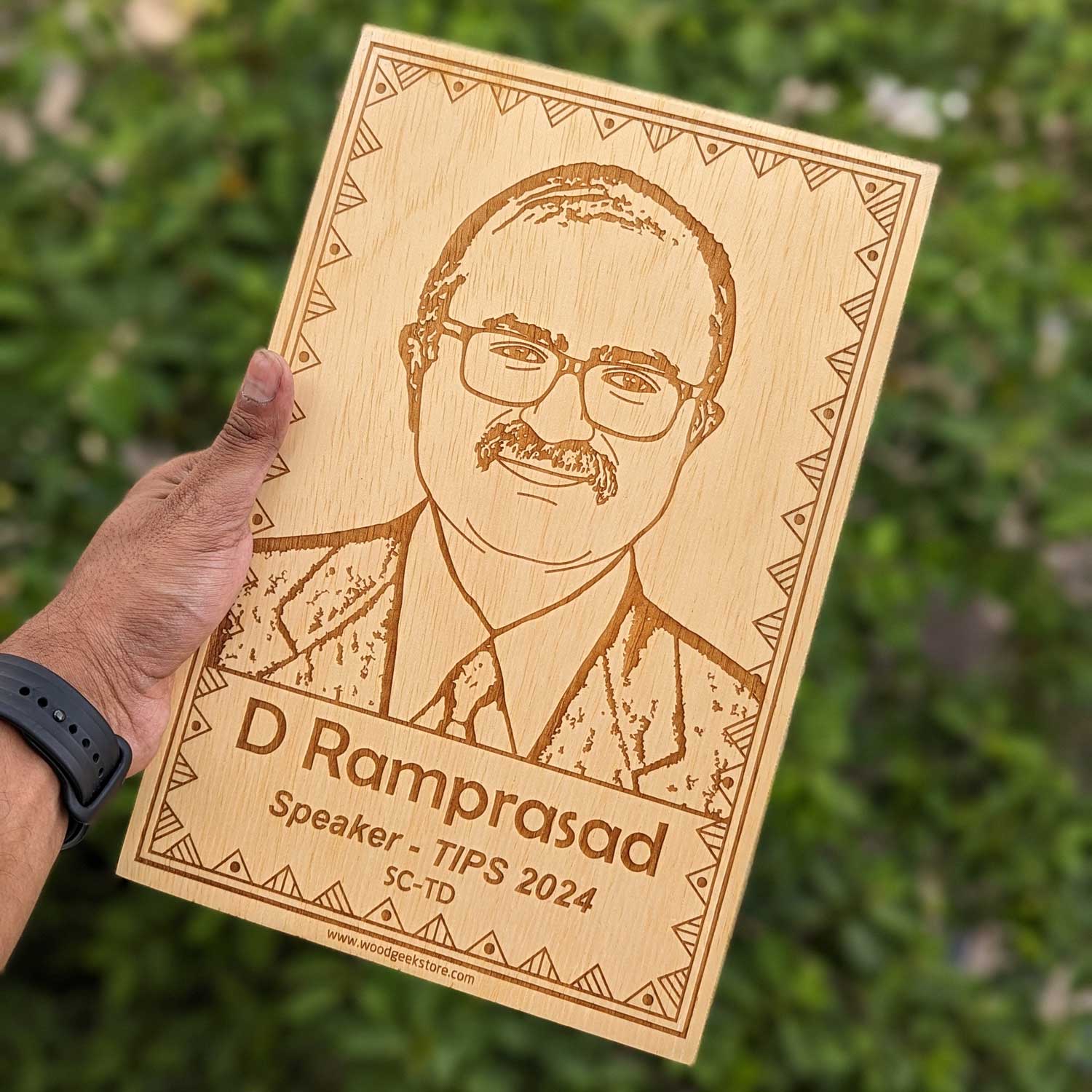 Custom Engraved Wooden Plaques for Corporate Event Gifts | Personalized Return Gifts