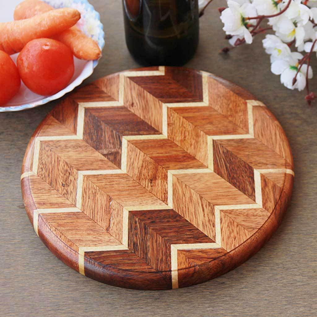 Chevron Pattern Wooden Round Chopping Board