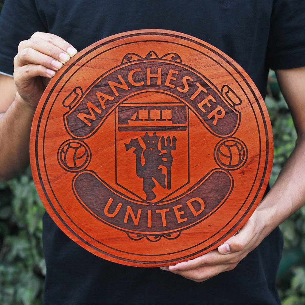 Manchester United Club Logo Round Poster - Carved Wooden Poster - Gifts for Football Fans by Woodgeek Store