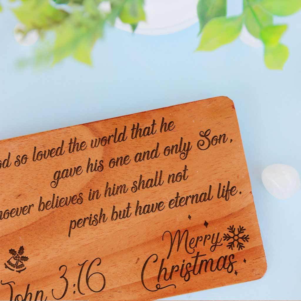 Merry Christmas Card. Wooden Christmas Cards. Personalised Christmas Cards Engraved On Wood Sheets. These Wooden Cards Are The Best Way To Send Christmas Greetings To Loved Ones.