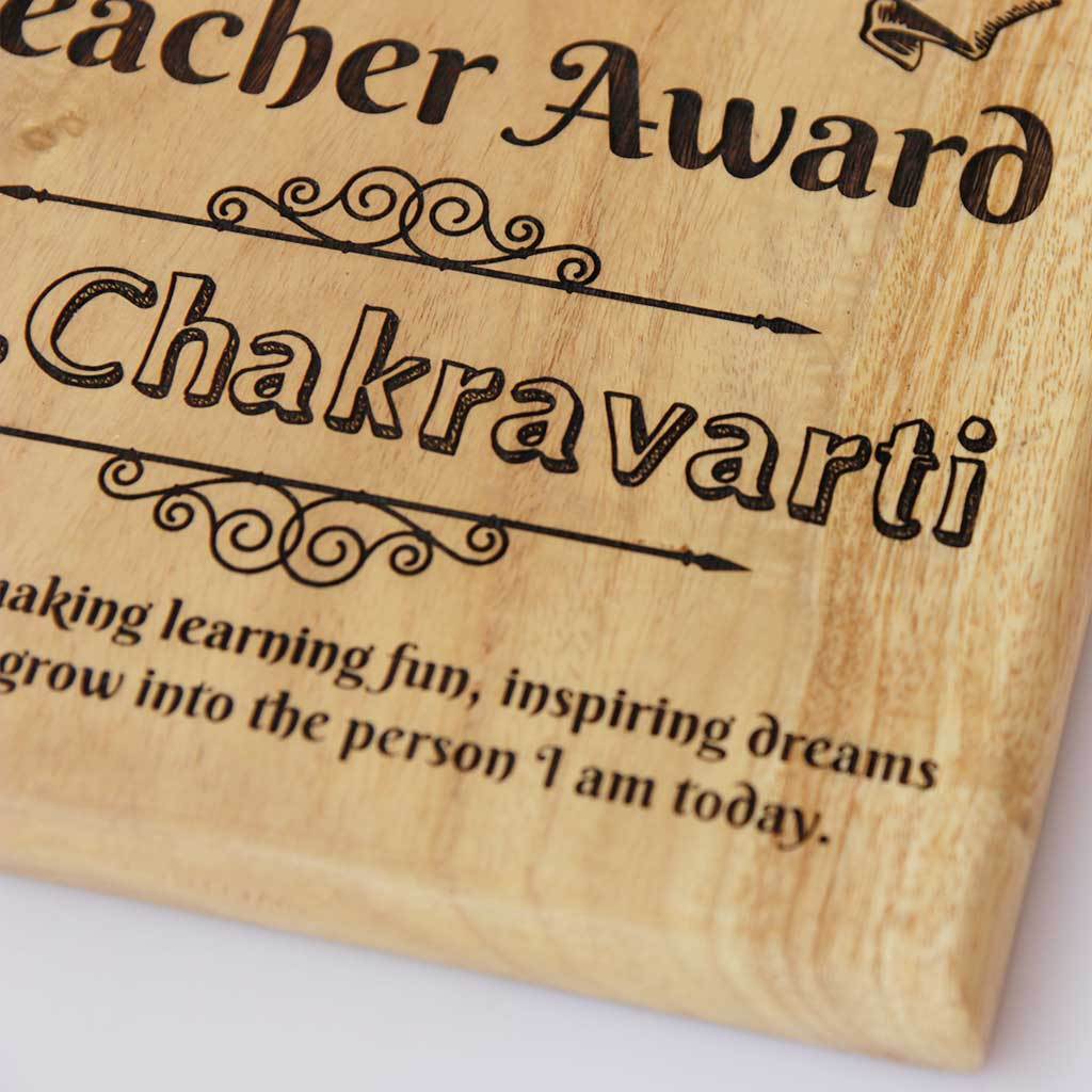World&#39;s Greatest Teacher Award Wooden Plaque. These Personalized Trophies make great Teacher Appreciation Gifts. This is a cool Teacher&#39;s Day Gift for your Favourite Teacher.