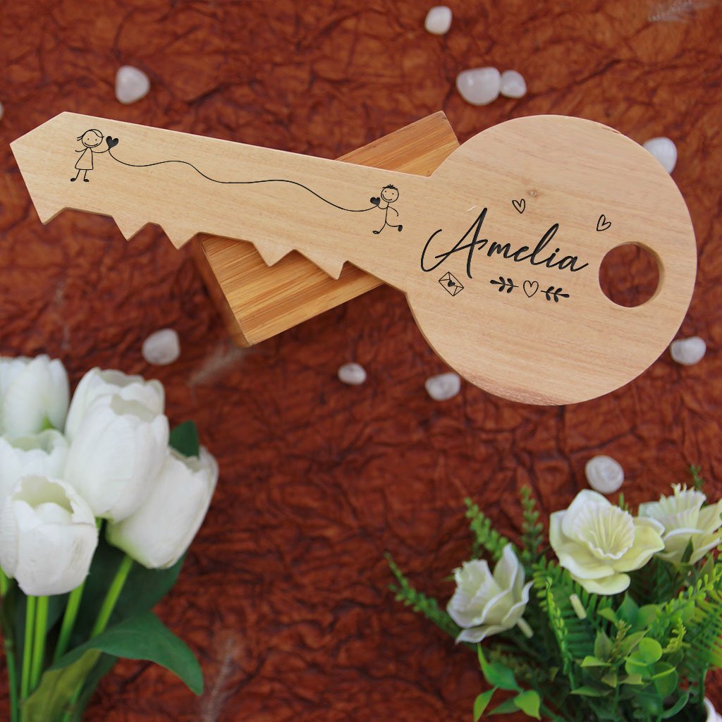 You hold the key to my heart - Key-shaped wooden sign. A wood engraved photo on personalised wooden plaques in the shape of a key. This romantic gift set is a great personalized gift for boyfriend or girlfriend. This photo gift is also a great anniversary gift and Valentines Day gift.