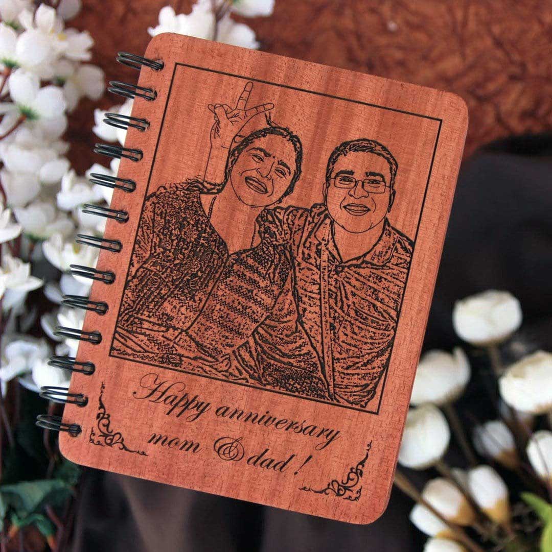 Personalized Wooden Anniversary Diary – A Celebration of Love & Family