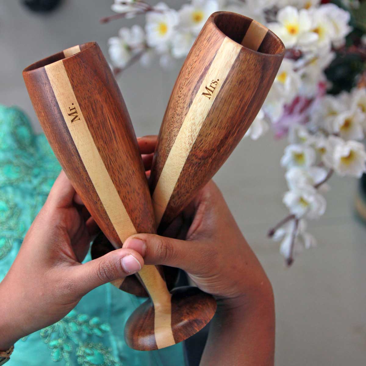 Personalized Classy Champagne Glasses &amp; Flutes | Gift For Mom &amp; Dad