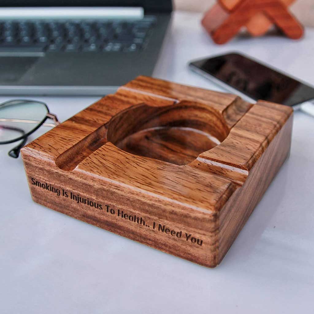 https://www.woodgeekstore.com/cdn/shop/products/personalized-wooden-ashtray-woodgeekstore_1200x.jpg?v=1610205534