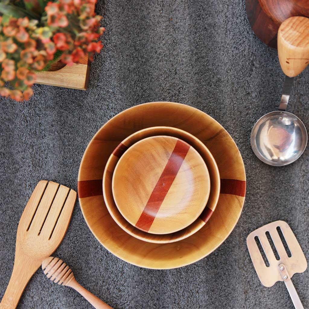 Set of 3 wooden nesting bowls made from birchwood by wooodgeekstore