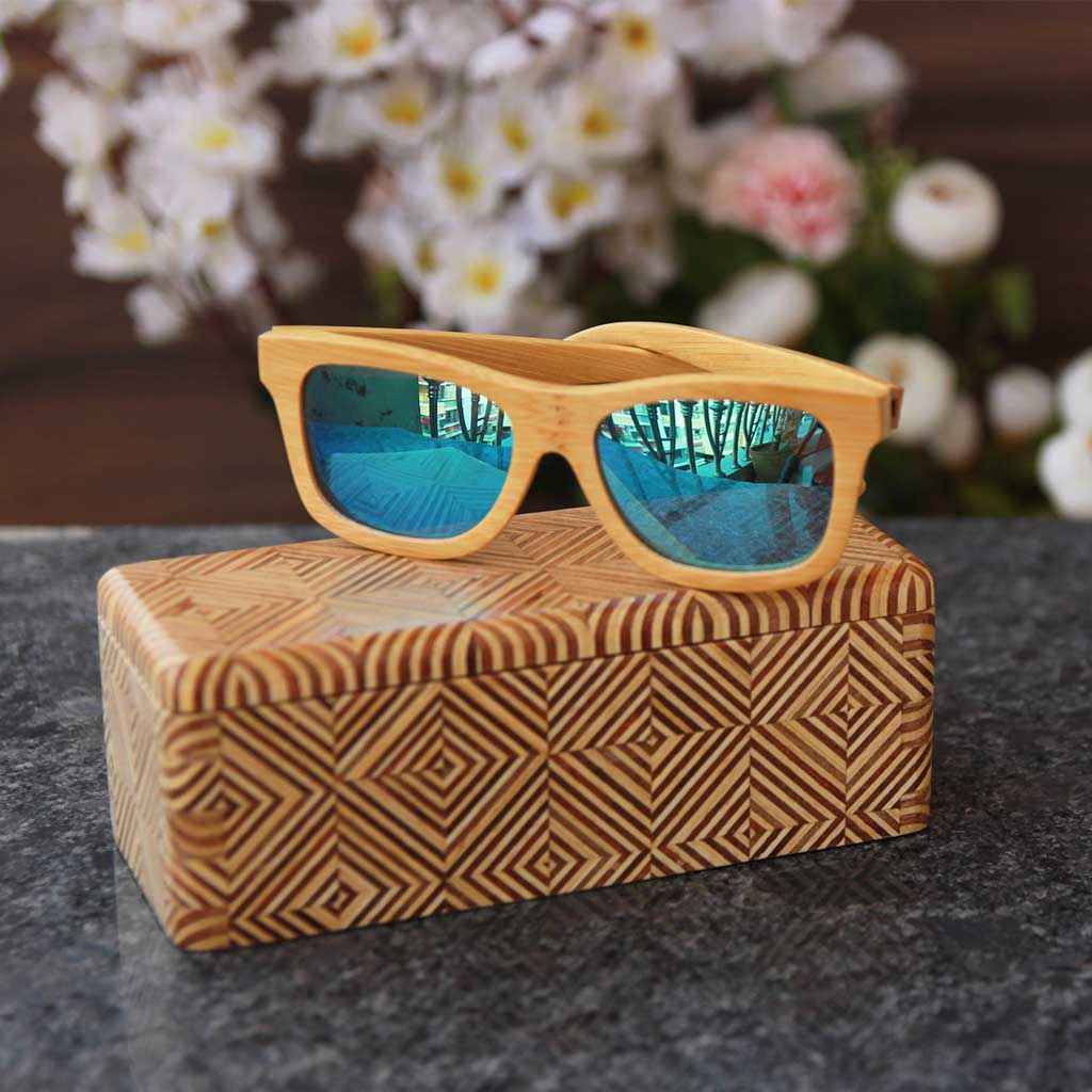 The Journeyman brown square wooden sunglasses - Blue mirror lens