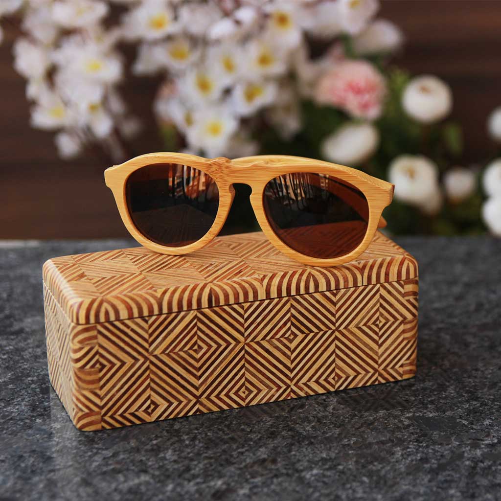 The Retro brown bamboo wood round sunglasses